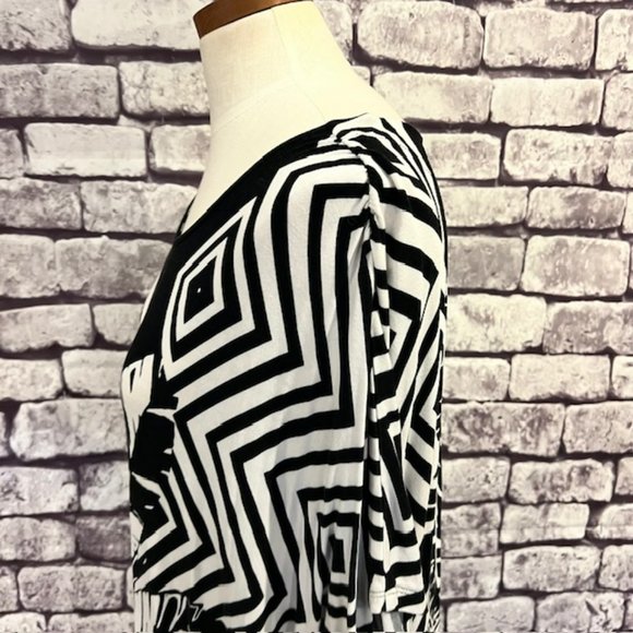 Chico's Black & White Short Sleeve Top Size XL - Picture 5 of 9